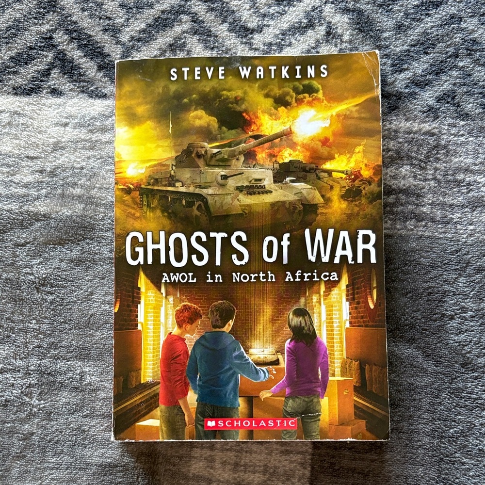 💰Scholastic Ghosts of War Book - Red, Yellow, Blue